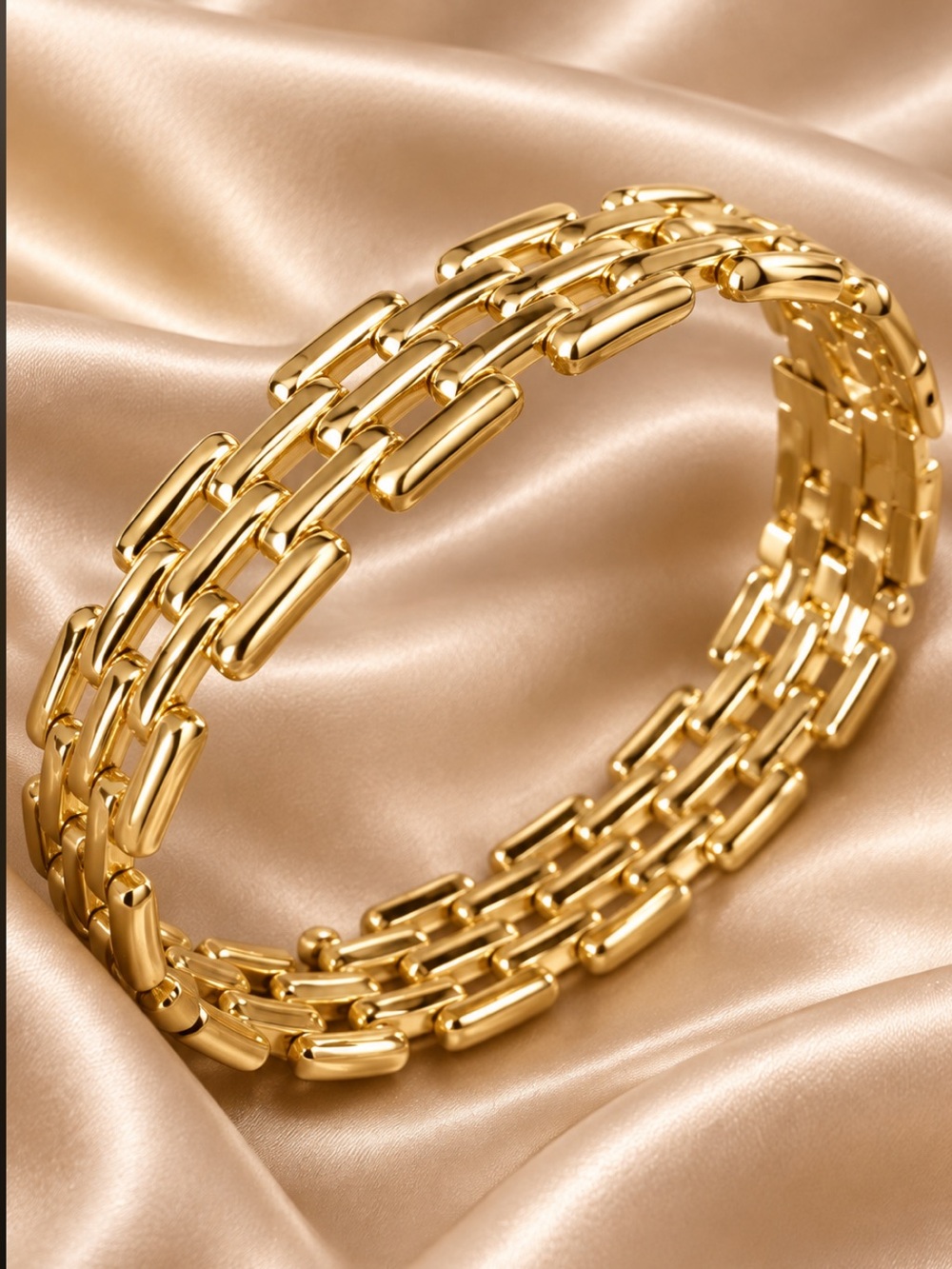 Brand New Elegant Gold Bracelet.